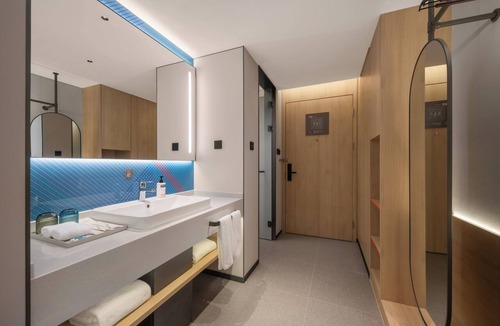 Jiang Han Hotel | Holiday Inn Express Wuhan Jianghan Road by IHG