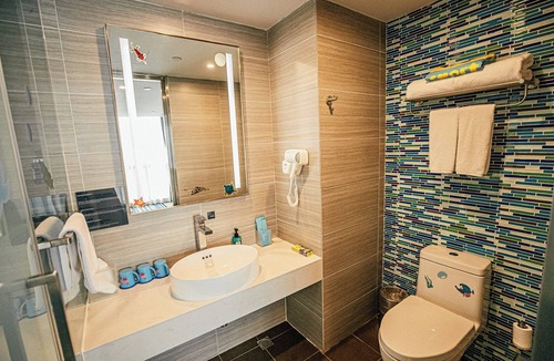 Bayuquan District Hotel | Holiday Inn Express Yingkou Onelong Plaza by IHG