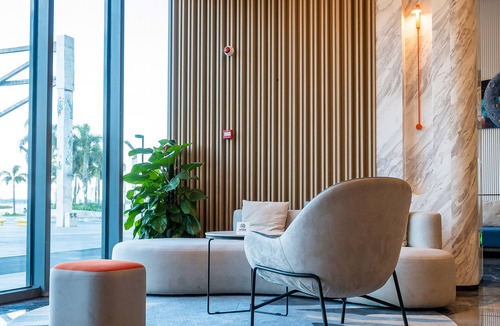 Chikan District Hotel | Holiday Inn Express Zhanjiang Coast by IHG