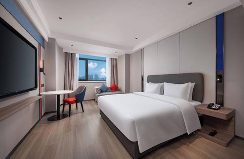 Jinshui District Hotel | Holiday Inn Express Zhengzhou Garden Road by IHG