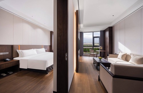 Zhengzhou Hotel | Holiday Inn Express Zhengzhou Airport by IHG