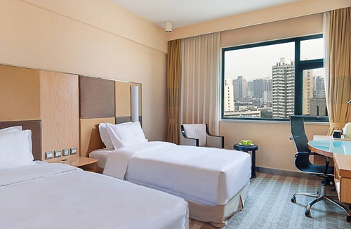 Huayuan Road Area Hotel | Holiday Inn Express Zhengzhou by IHG