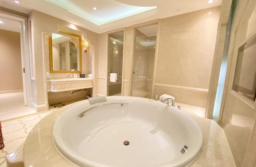 Nanhai Hotel | Holiday Inn Foshan Nanhai Central by IHG
