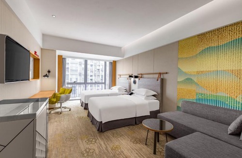 Baiyun Hotel | Holiday Inn Guangzhou South Lake-an lHG Hotel