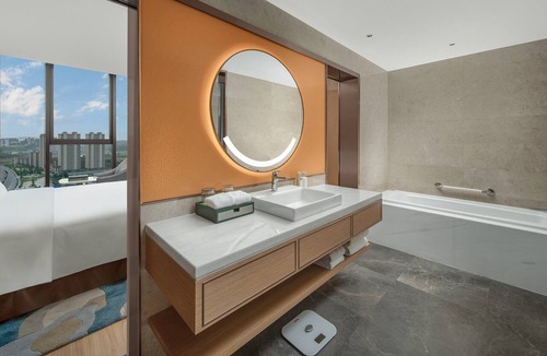 Jiangyang District Hotel | Holiday Inn Luzhou Longjian by IHG