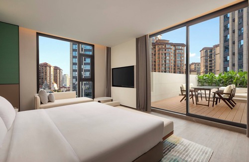 Mile Hotel | Holiday Inn Mile By Ihg