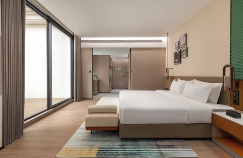 Mile Hotel | Holiday Inn Mile By Ihg