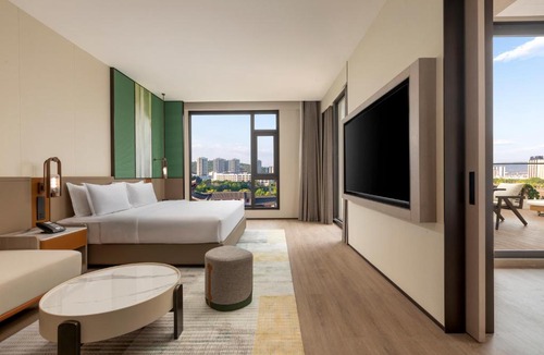 Mile Resort | Holiday Inn Mile by IHG