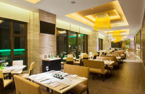 Wolong District Hotel | Holiday Inn Nanyang by IHG