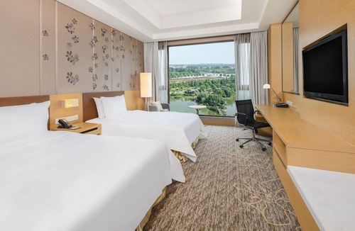 Wolong District Hotel | Holiday Inn Nanyang by IHG