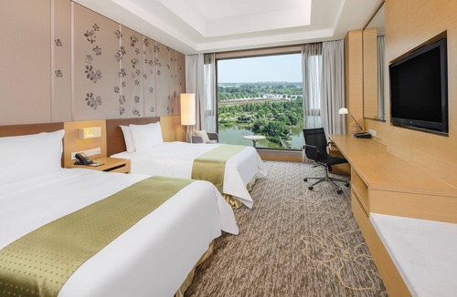 Wolong District Hotel | Holiday Inn Nanyang by IHG