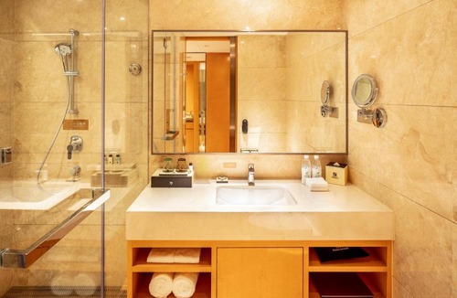 Shizhong District Hotel | Holiday Inn Neijiang Riverside by IHG