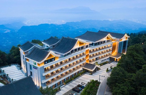 Mingshan District Hotel | Holiday Inn Resort Mengding Mountain, an IHG Hotel