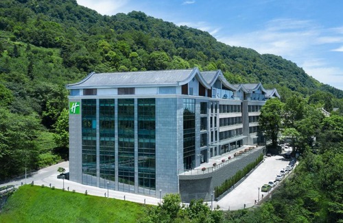 Mingshan District Hotel | Holiday Inn Resort Mengding Mountain, an IHG Hotel