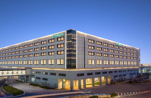 Pudong Hotel | Holiday Inn Shanghai Pudong Airport, an IHG Hotel