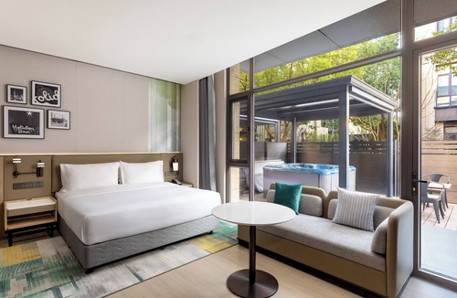 Pudong Hotel | Holiday Inn Shanghai Tourism Zone By Ihg