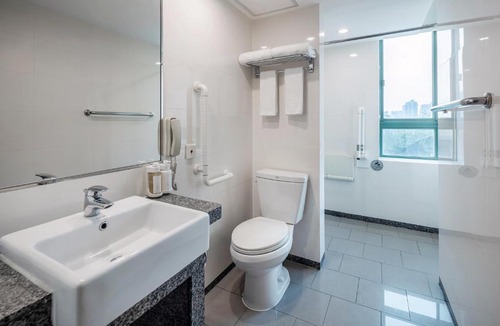 Han Yang Hotel | Holiday Inn Wuhan Riverside by IHG