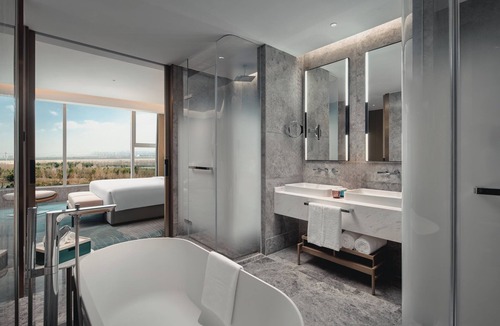 Wuhan Hotel | Holiday Inn Wuhan Tianhe Airport by IHG
