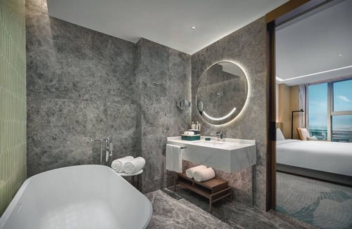 Wuhan Hotel | Holiday Inn Wuhan Tianhe Airport by IHG
