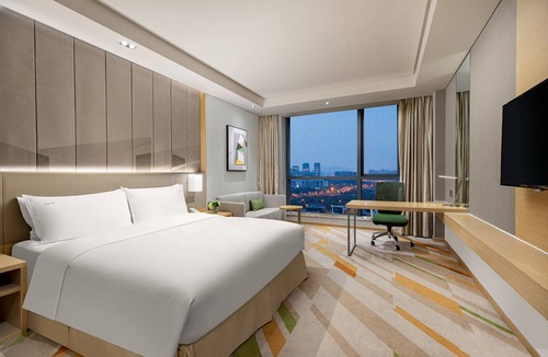 Bin Hu District Hotel | Holiday Inn Wuxi Taihu New City by IHG