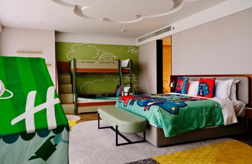 Baqiao Hotel | Holiday Inn Xi'an Chanba by IHG-Near Xi'an International Convention Exhibition Center and Shopping mall and The Romantic show of Xi'an-Free Luggage Storage-English Service