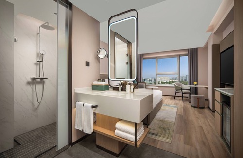 Yiwu Hotel | Holiday Inn Yiwu Center by IHG