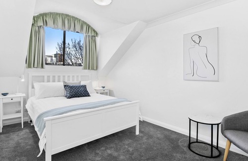 Crows Nest Apartment | HOLT1 - Crows Nest -Holtermann Street