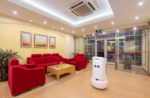 Ganjingzi Hotel | Home Inn Dalian North Railway Station
