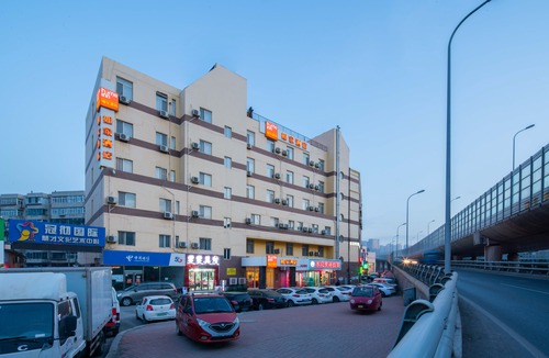 Ganjingzi Hotel | Home Inn (Dalian North Railway Station Nanguanling Square)