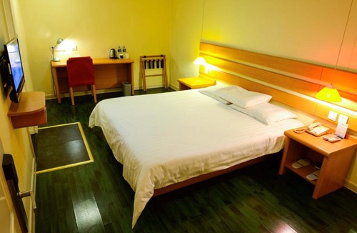 Anyuan District Hotel | Home Inn Pingxiang Lvyin Square