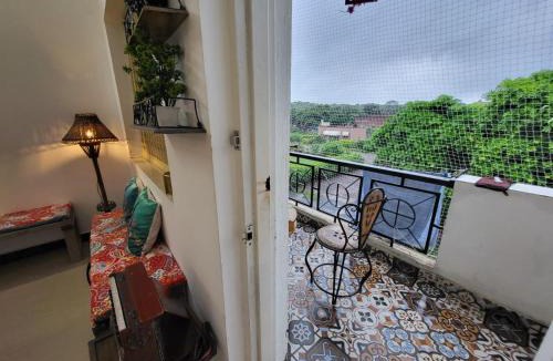 Govardhan Apartment | Home Stay with Giriraj View I On Parikrama Marg I 5 mins to ISKCON & Daan Ghati
