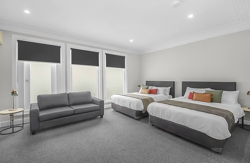 Homebush Hotel | Horse and Jockey Hotel Homebush