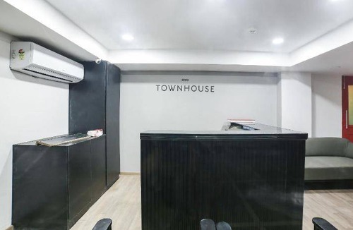Delhi Hotel | Hotel ∙ 3 guests