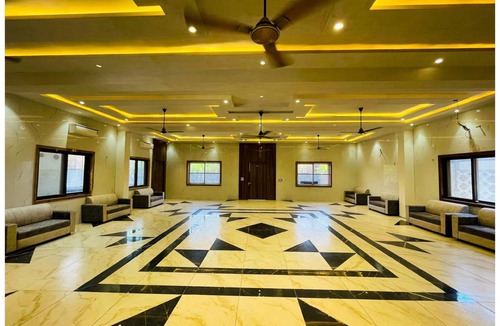 Vrindavan Hotel | Hotel ∙ 3 guests