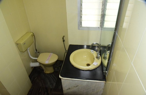 Paltan Bazaar Hotel | Hotel Anjuna Residency