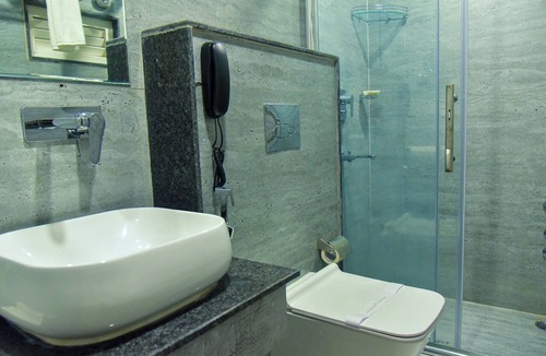 Sualkuchi Hotel | Hotel Apollo Grand