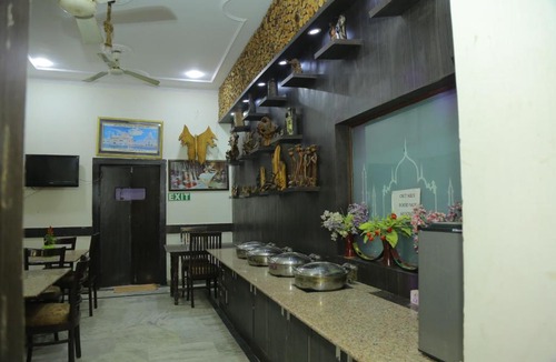 Taj Ganj Hotel | Hotel Dolphin