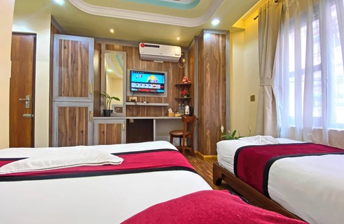 Sinamangal Hotel | Hotel FIve Season Inn