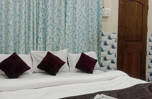 Nalbari Hotel | Hotel gayatri