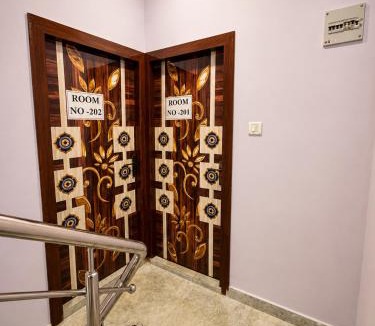 Kolkata Hotel | Hotel Golden Regency