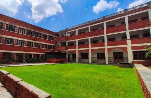 Agra Hotel | Hotel Goverdhan - Walking to Raja Ki Mandi Railway and 3km from ISBT