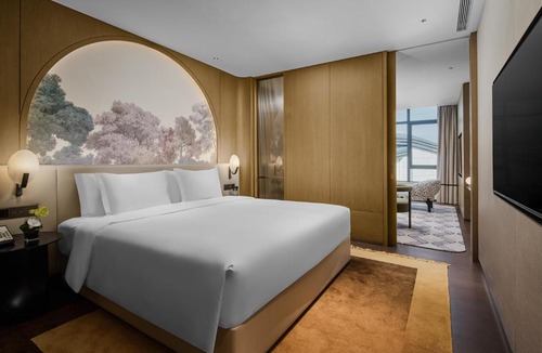 Liangxi District Hotel | Hotel Indigo Wuxi Qingming Bridge by IHG