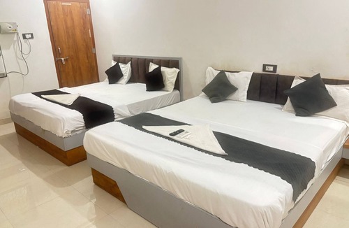 Vrindavan Hostel | HOTEL KRISHNA HERITAGE VRINDAVAN