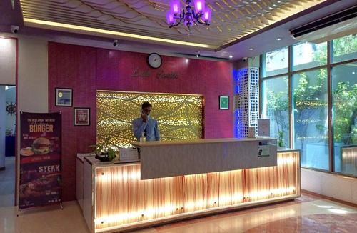 Gulshan Hotel | HOTEL LAKE CASTLE - Parkview
