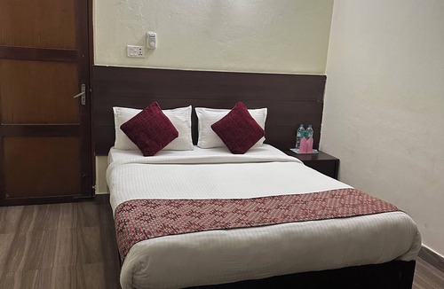 Pokhara Bed & Breakfast | Hotel Lake Palace - Twin Room 1