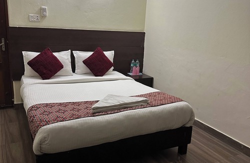Pokhara Bed & Breakfast | Hotel Lake Palace - Twin Room 1