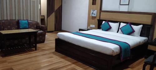 Dibrugarh Hotel | Hotel Little Palace
