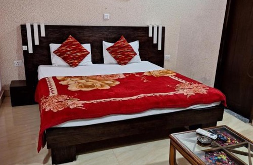 Charbagh Hotel | Hotel Madhav Inn Top family hotels business hotels best couple friendly hotel in lucknow