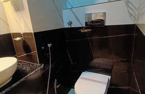 Mathura Hotel | Hotel Madhavam