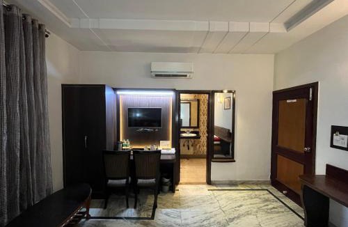 Rakabganj Hotel | Hotel Marc Royal